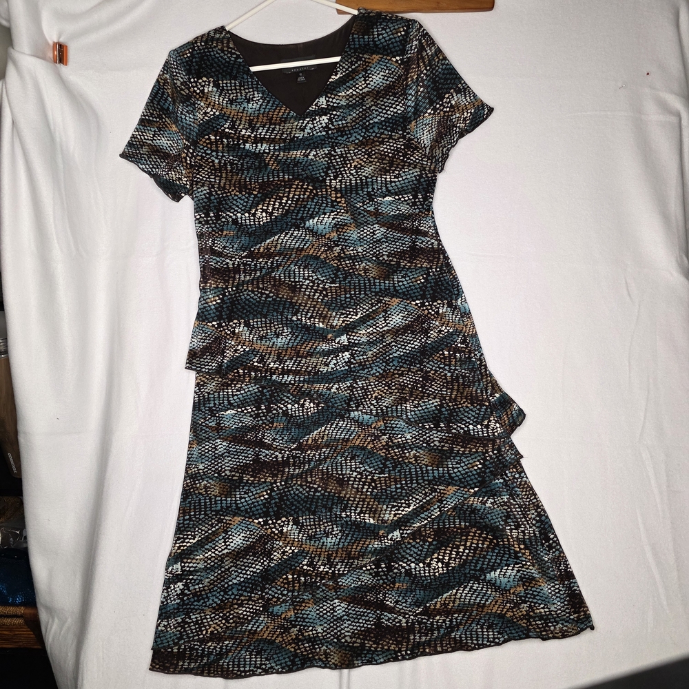 Connected Apparel Women’s Size 12 Teal and Brown Patterned V-Neck Midi Dress‎